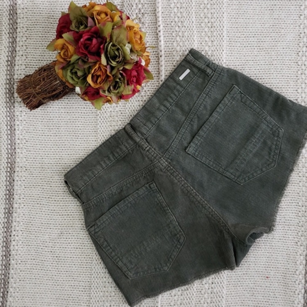 Kendall+Kylie Corduroy Raw Edge Shorts - Picture 4 of 6